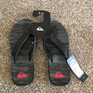 Men’s 9 quicksilver flip flops